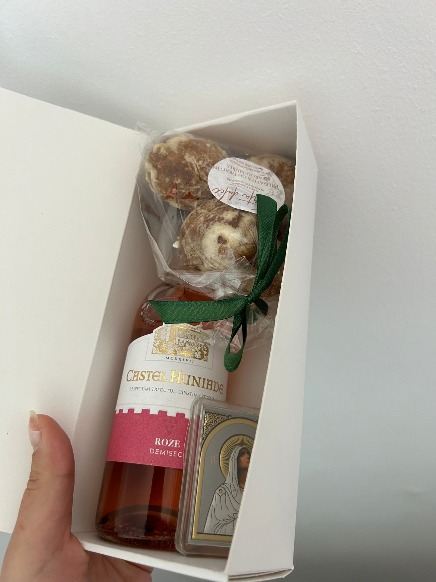 Pachet turtă dulce, vin, iconță