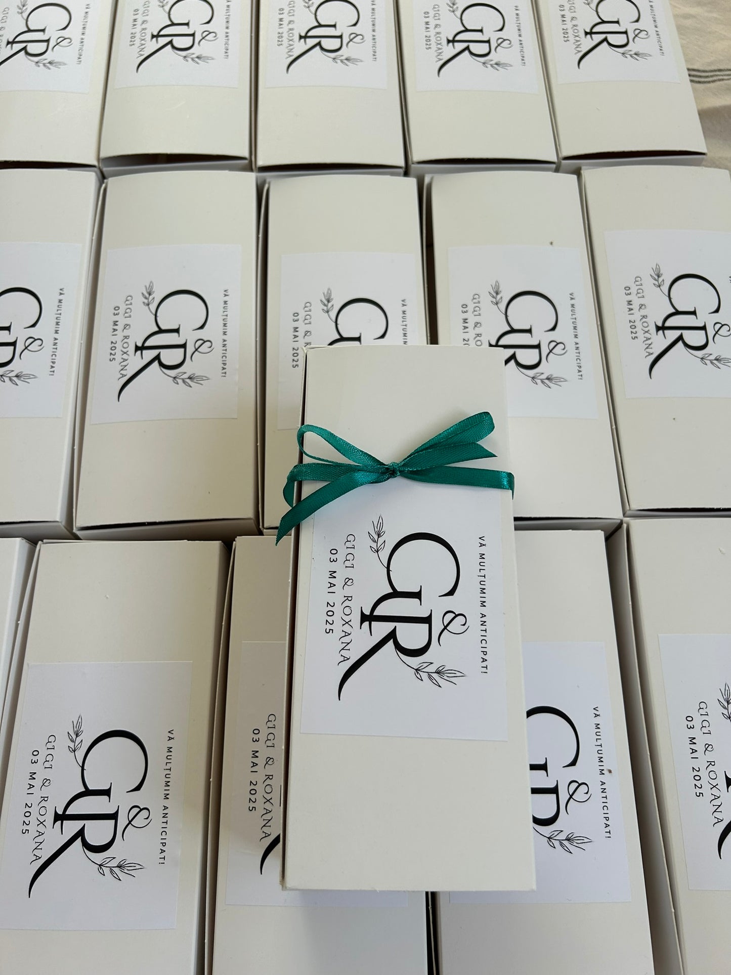 Pachet baton de ciocolata si sticla tuica