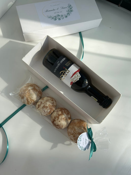 🍷 Pachetul compact cu turtă dulce și vin